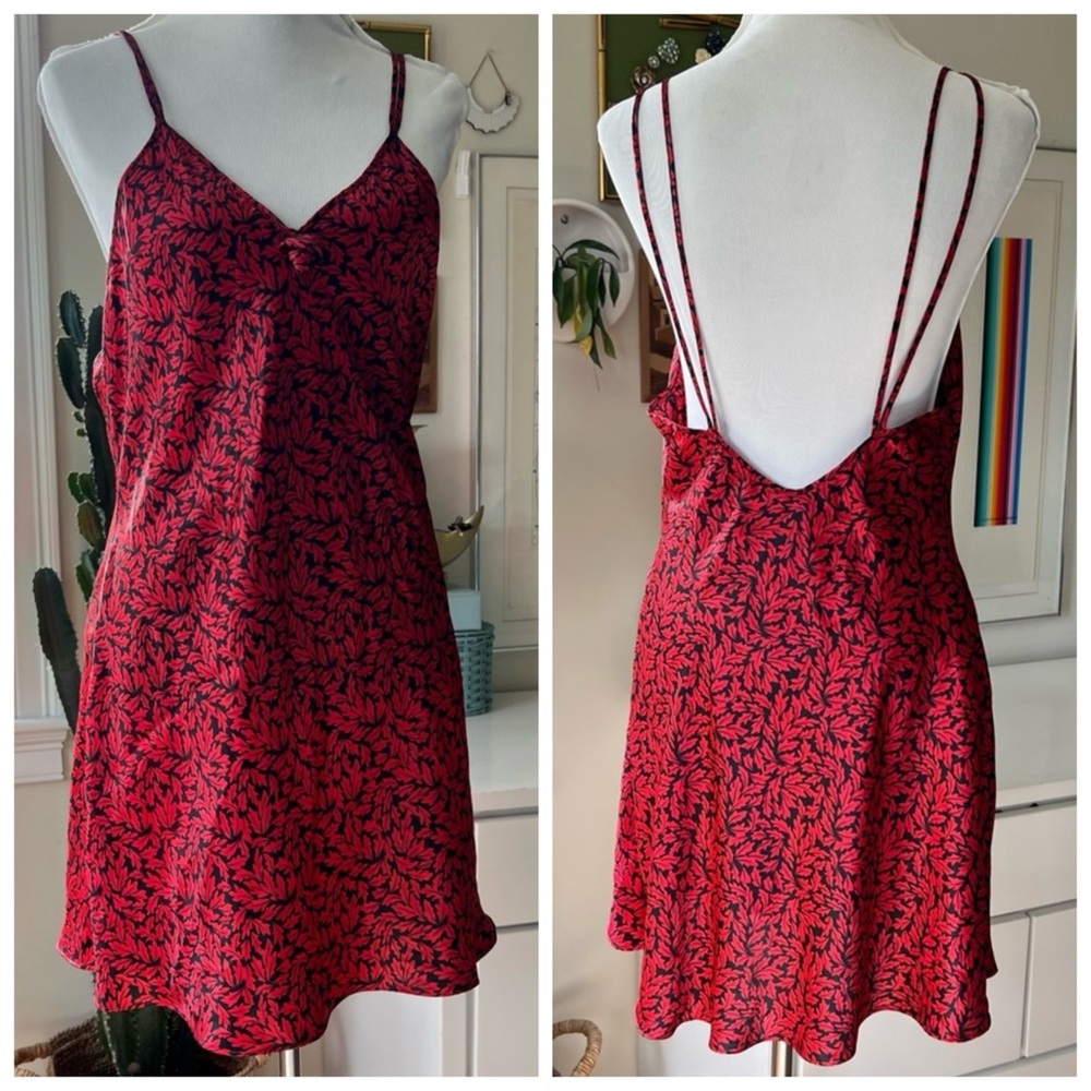 Vintage Val Mode Lingerie Red & Black Floral Nightgown Size Large - Picture 1 of 11